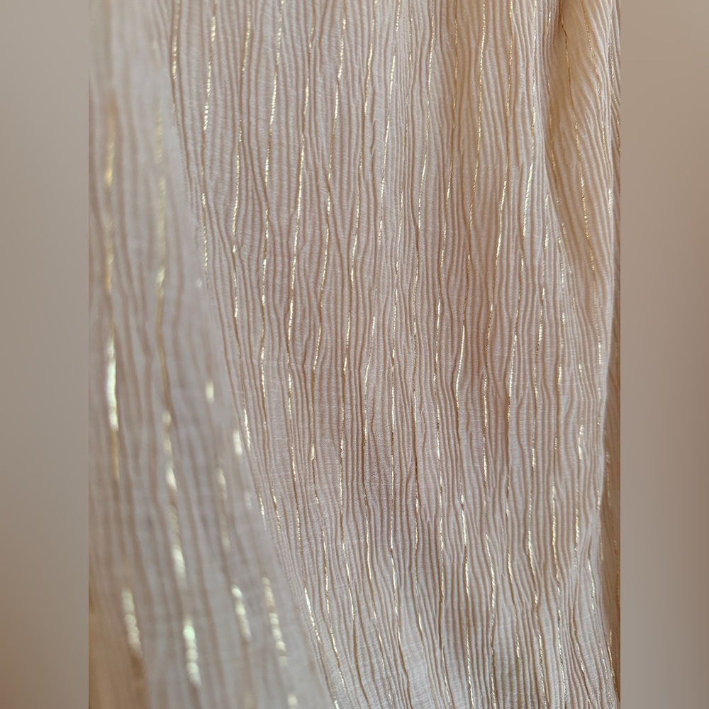 Blu Pepper Gold Thread Balloon Sleeve Blouse (Size M) - Picture 7 of 8
